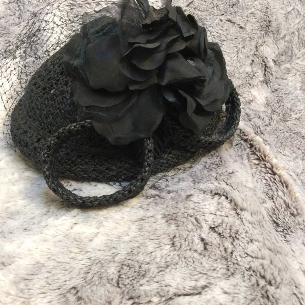Fascinator hat. - Picture 4 of 8